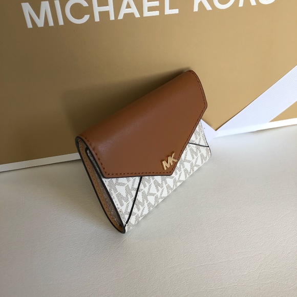 Michael Kors Handbags - Michael Kors Logo Envelope Billfold Wallet